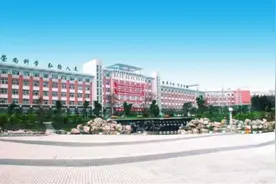 涉嫌性骚扰多位女生的初中副校长已停职，绵阳教育局介入调查图片