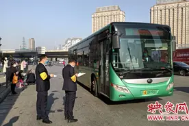 郑州公交12条线路进行优化调整 探索“一线一策”服务新模式图片