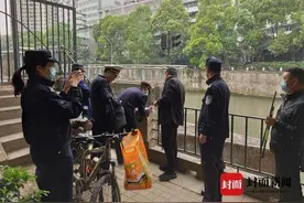 禁渔期偷钓锦江鱼儿 3名钓友被当场处罚图片