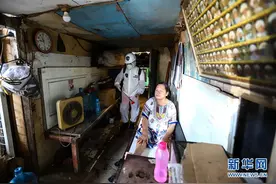 印度尼西亚禁止居民开斋节期间返乡图片