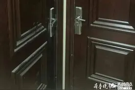 回家进门要排队？济南这个小区俩入户门间隔只有4厘米图片