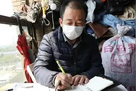 “人活着总要留点痕迹”，54岁上海建筑工爱写诗，头条号每发一首获数百评论图片
