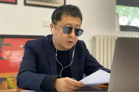 红星大家│贾樟柯：盼望早日回到电影院，肩并肩坐在一起图片