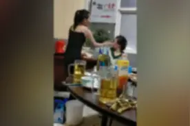 河北滦南警方通报19岁女孩扇打15岁女孩：打人者迫于压力自首视频封面