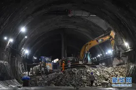 广州：地铁线建设进展顺利图片