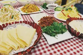 筋饼卷起营养和美味图片
