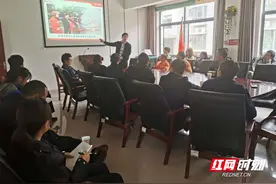 高速公路张家界西中心收费站组织开展消防安全知识培训及演练活动图片