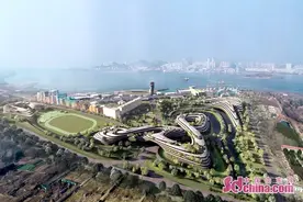 航拍来袭！中央美院青岛校区已现“莫比乌斯环”雏形图片