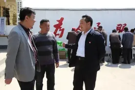 枣庄市峄城区委统战部到吴林街道开展双基双员调研并实地查看新媒体中心建设图片