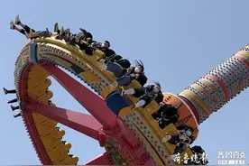 狂风呼啸，四肢凌空！壹粉体验“大摆锤”感受心跳加速度图片