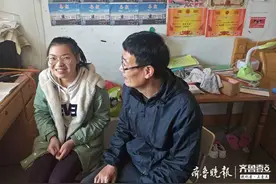 疫情期间教师家访家庭困难学生暖人心图片