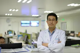 武汉重症病例终于清零！这位被传“一夜白头”的重症专家值得铭记图片