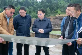 余力赴思经镇督战脱贫攻坚“百日总攻”行动图片