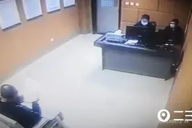 松原男子酒吧内无故拿啤酒瓶扎伤他人脸部，警方规劝后投案自首图片