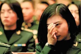 这场先进典型事迹报告会让听讲官兵们有了不同的滋味图片