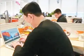 给AI当老师图片