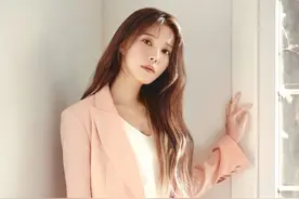 韩国女艺人郑诗雅拍女性杂志封面写真图片