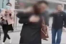 孩子错抱28年母亲：出生后只看一眼就分开，再苦再难也要救养子图片