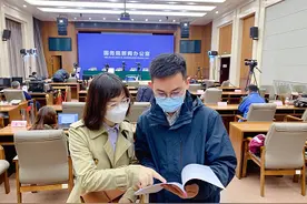 海南最后一名援鄂医疗队员今日离汉图片