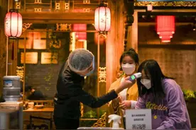 美国餐馆恢复营业在即 美媒：亚洲餐厅已提供复工样板图片