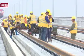 安徽扩大重点项目投资 铁路建设有序推进视频封面
