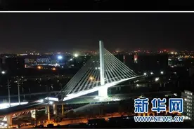 沈阳：万吨大桥在铁路咽喉上转体图片
