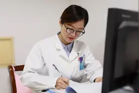 有才！这位女医生自创说唱视频，让科普更“接地气”图片