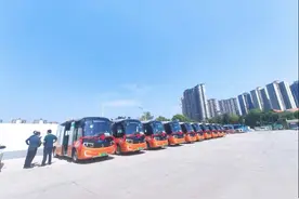 惠州首条微巴线53路五一开通，绕东平半岛通行，车身短配置高图片