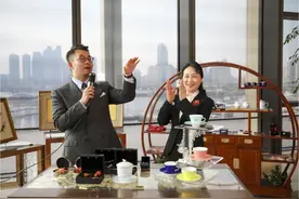 “珊瑚树红春常在，风波浪里把花开” ——董事长带货见真章，共克时艰谱新章！图片