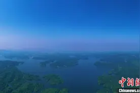 航拍江西新余仙女湖春景：湖光山色 风光旖旎图片