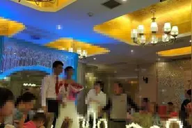 她竟然跟自己的亲舅舅登记结婚，被亲妈告了…原因太荒唐图片