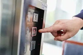 隔空按键！“松江智造”的非接触电梯按键控制系统已投入使用！图片