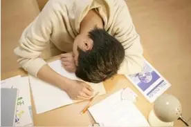 11岁男孩一天睡15个小时，走路上课也能打瞌睡，竟是得了这种病图片