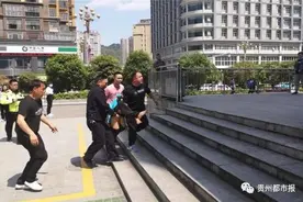 贵州两男孩误喝这种酒，只喝一两，结果中毒休克生命垂危图片