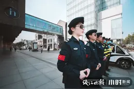 五一节，这群小姐姐是湖滨步行街回头率最高的人图片