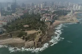 84秒｜青岛“网红”公园打卡去！面朝大海景色美 浪拍礁石赏“燕岛春潮”图片
