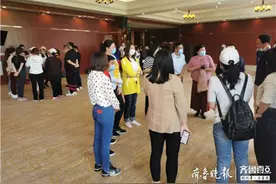 壹点相亲｜剪刀石头布！俊男靓女会互动小游戏，爱情来敲门啦图片