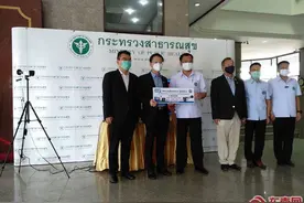 泰国华商企业向泰国卫生部门捐赠抗疫物资图片