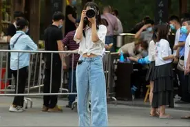年轻人都去这儿：穿汉服、长裙，拍照打卡！小姐姐遇见网红景点竟带来独特“清凉”图片