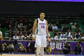 五一男篮特辑丨严师出高徒！“小鲨鱼”陶汉林期待再次蜕变图片