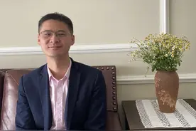 网红法学教授罗翔：“学法的人不要当刺猬，要做狐狸”图片