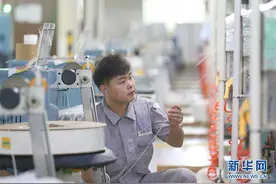 浙江安吉：青年员工助力复工复产图片