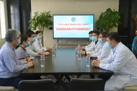 武汉战疫61天后，江苏专家刘云紧急奔赴辽宁指导疫情防控图片