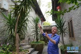 南非人伊恩·汉姆林顿：“我在中国农村抗疫”图片