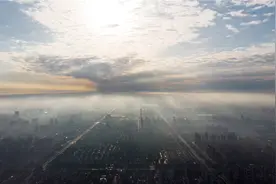 雨后的聊城，天空现“鱼鳞云”图片