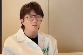 毛不易静坐弹唱《平凡的一天》讲述细碎人生图片