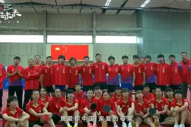 文体不分家！马龙许昕一展歌喉，国乒助阵“相信未来”义演图片