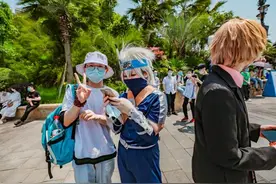 重庆人游重庆欢乐谷，安全有序乐玩“五一”图片