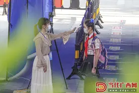 南宁市小学部分年级迎来复课图片