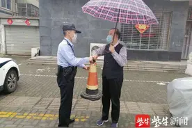 两只不值钱的路锥被盗
民警不怕麻烦找到盗窃人图片